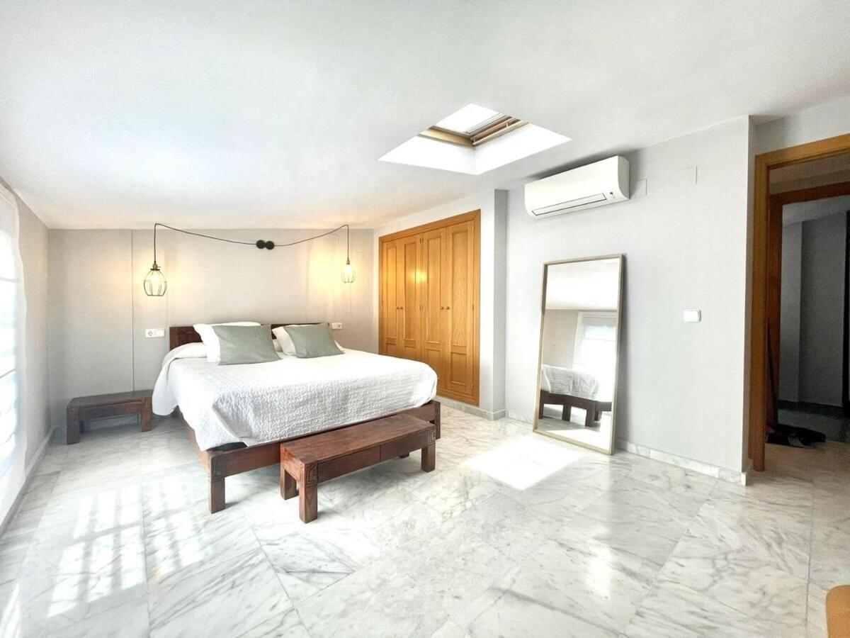 Calu Homes Duplex Cerca Playa De Huelin Lägenhet Málaga