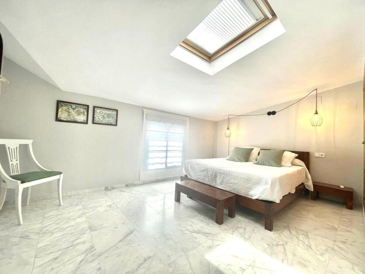 Calu Homes Duplex Cerca Playa De Huelin Lägenhet *